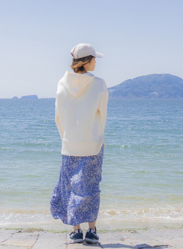 フード付きパーカー